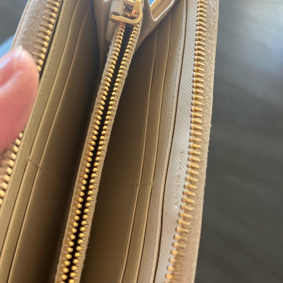 Prada Saffiano Wallet - Picture 4 of 6
